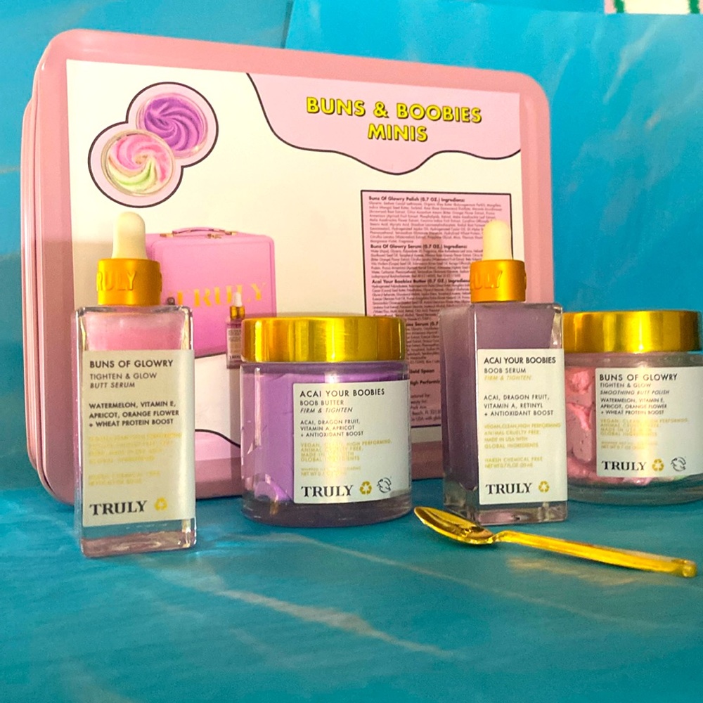 Truley Buns and Boobies mini set